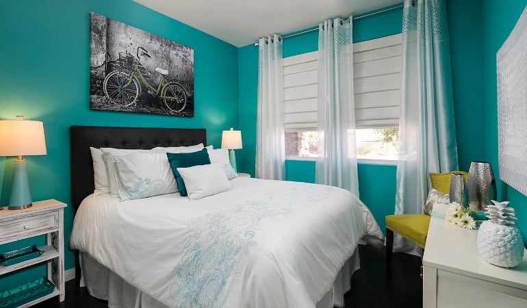 Roman shades in a Austin bedroom